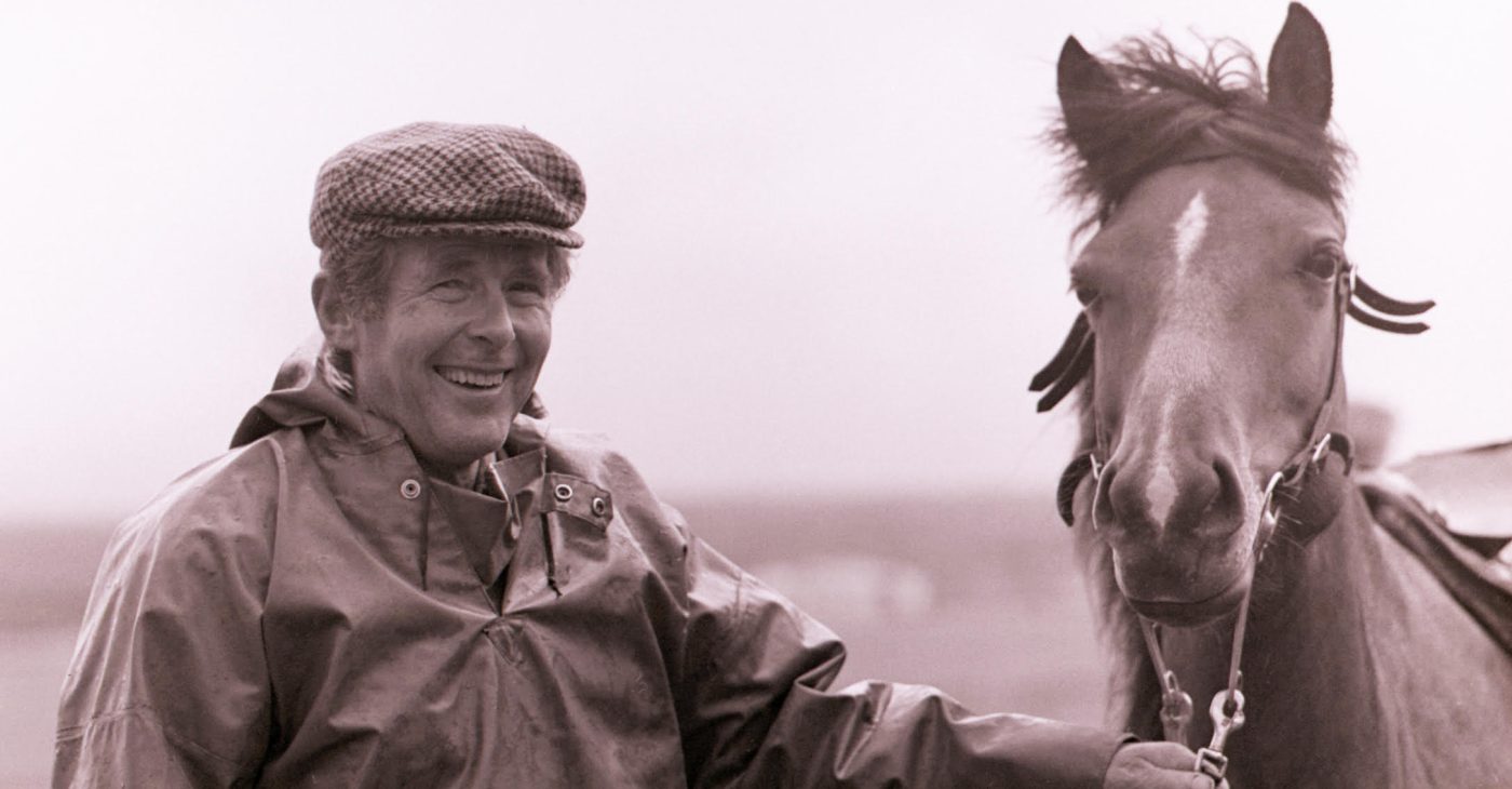 „Inn í glæstar gleðiálfur“